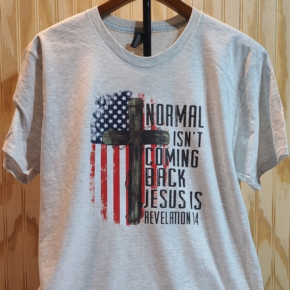 Gray Graphic Tee with Cross and Flag Design - Picture 11 of 16